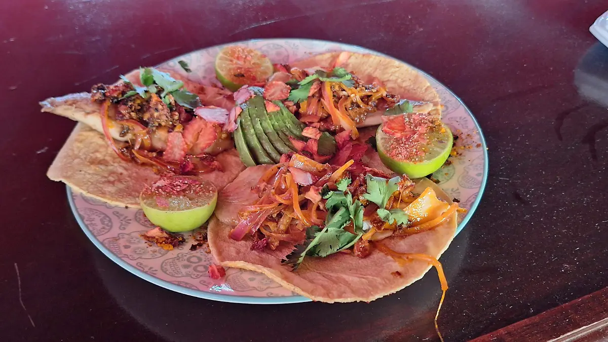 Cocineros irapuatenses transforman la fresa en 146 propuestas gastronómicas durante tres días de festival